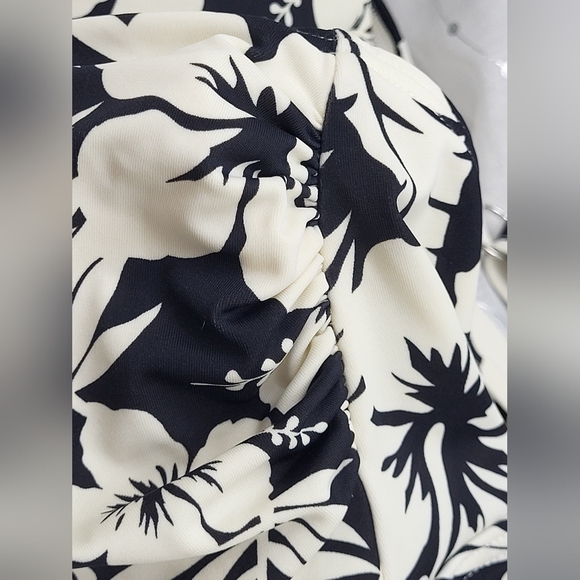 Lands' End Women's Plus Size 2 Piece Black White Floral Swimsuit Size 2x 20W-22W - Picture 6 of 12